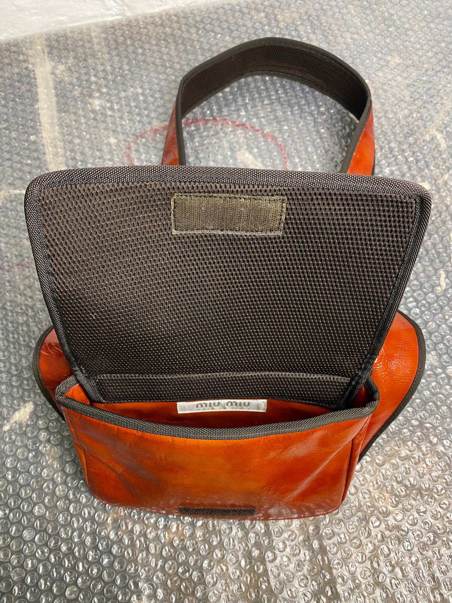 FW 99 Miu Miu Patent Sidebag